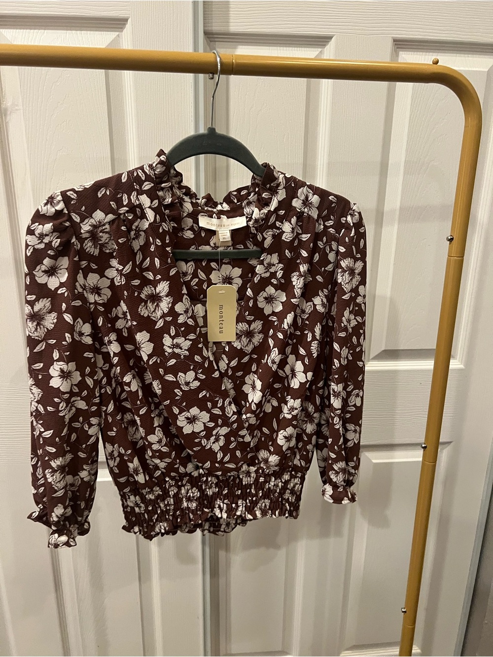 Women's shirt casual or dressy